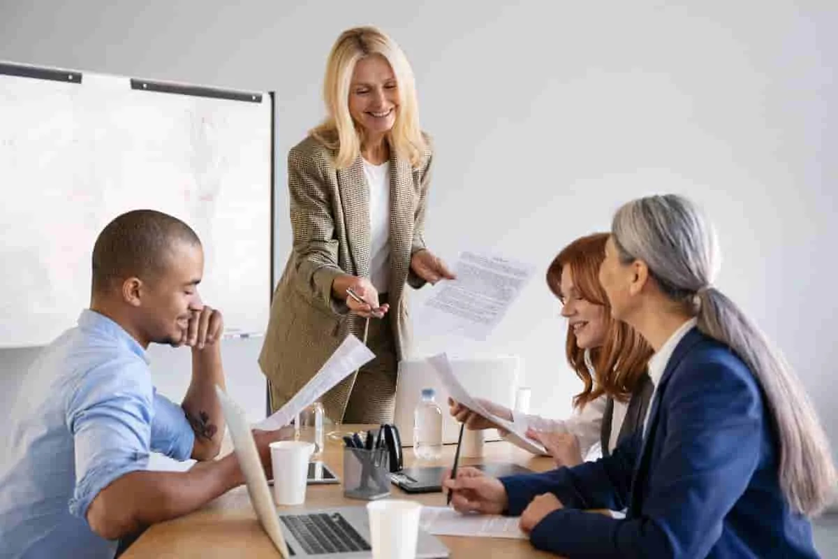 La importancia de la comunicación efectiva en el liderazgo y el trabajo en equipo.