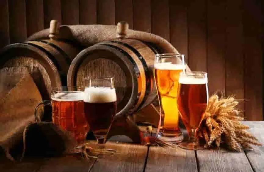 Los secretos de la elaboración de cerveza artesanal y su auge en la cultura popular.